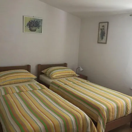 7126a Apartment *